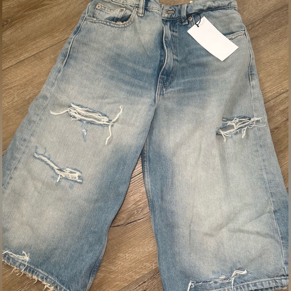 Distressed Light Blue Zara Jorts